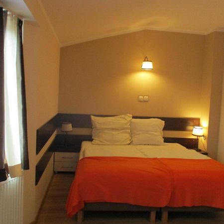 Hotel Pod Platanami Тшебница Экстерьер фото