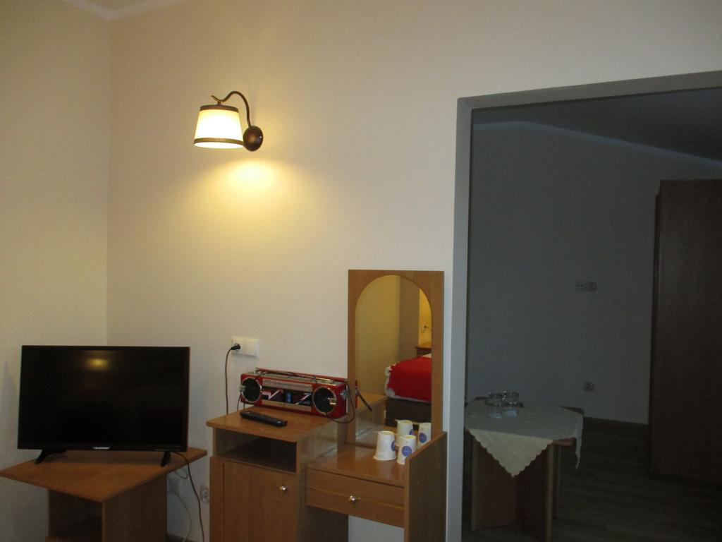 Hotel Pod Platanami Тшебница Экстерьер фото